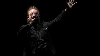 A színpadon ment el Bono hangja