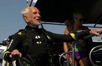 Mais velho mergulhador do mundo tem 95 anos