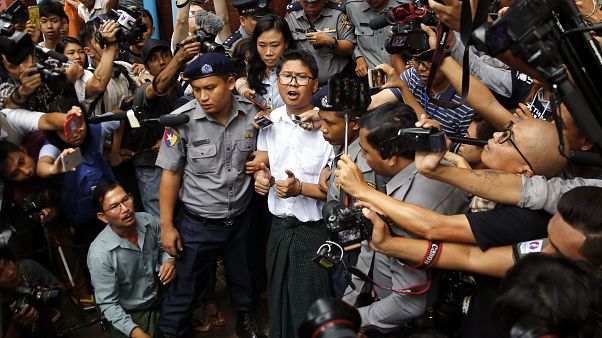 Myanmar'da iki Reuters muhabirine 7'şer yıl ceza Myanmar'da iki Reuters muhabirine 7'şer yıl ceza