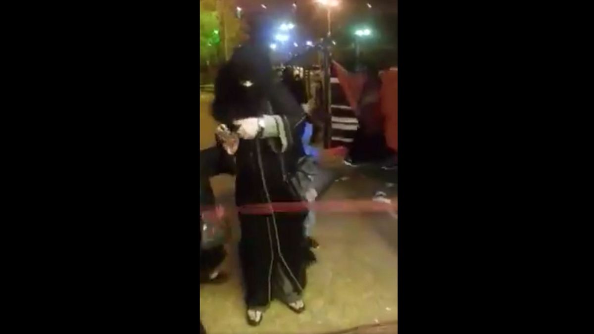 فيديو "رقص" زُعم أنه لرئيسة بلدية في السعودية يثير ضجّة على الإنترنت 