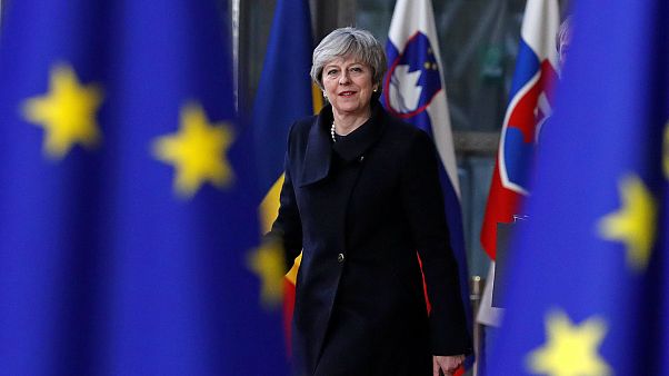 Brexit: May sotto attacco Brexit: May sotto attacco