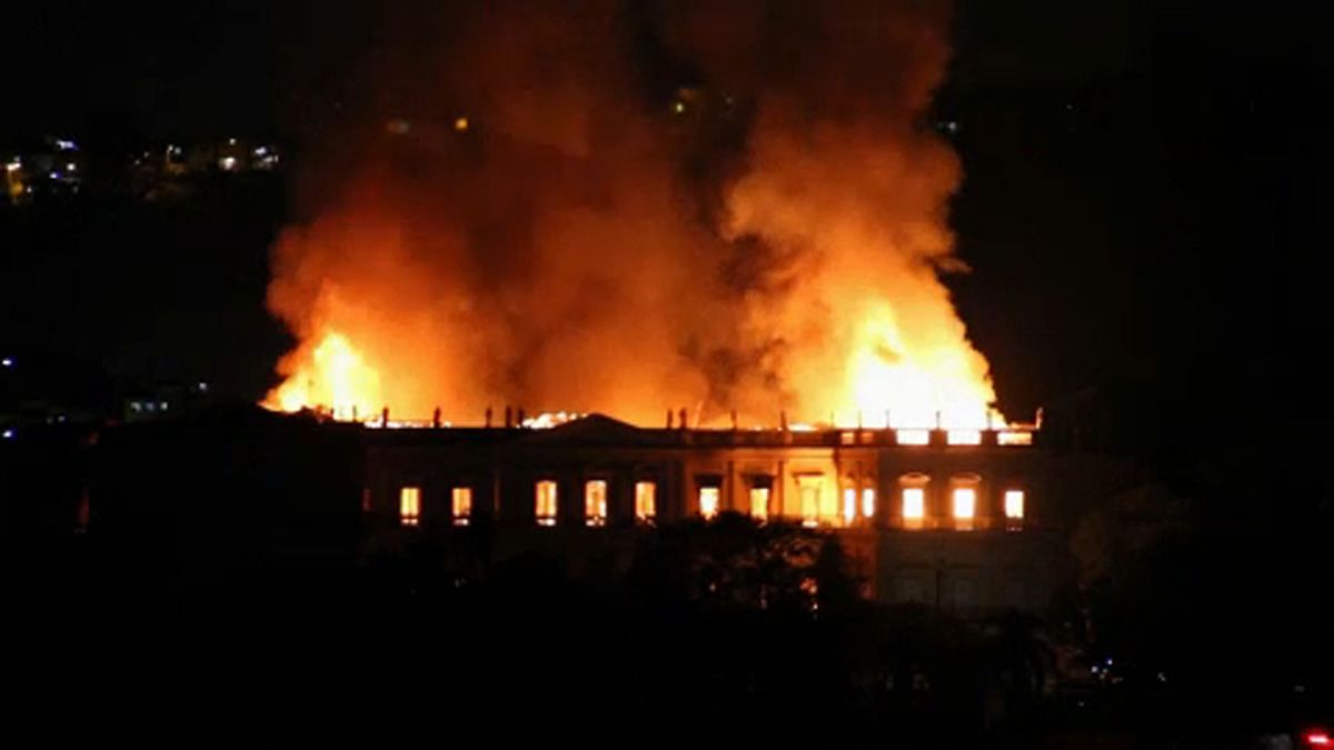 Leégett a riói brazil nemzeti múzeum