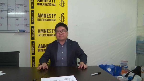 جلد امرأتين في ماليزيا إثر إقامتهما علاقة جنسية مثلية جلد امرأتين في ماليزيا إثر إقامتهما علاقة جنسية مثلية
