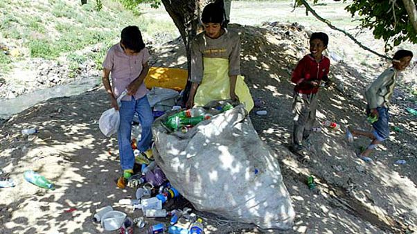 واکنشها به «بریدن گوش» کودک کار توسط ماموران شهرداری تهران واکنشها به «بریدن گوش» کودک کار توسط ماموران شهرداری تهران
