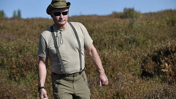 Russian TV launches weekly show hailing Putin Russian TV launches weekly show hailing Putin