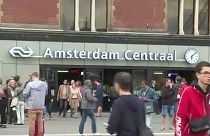 Terrortámadásnak minősítették az amszterdami késelést
