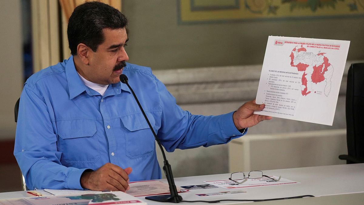 فنزويلا تطلق نظام دفع جديد للبنزين في المناطق الحدودية للحد من التهريب