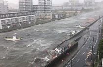 طوفان سهمگین «جبی» در ژاپن دست‌کم ۱۰ کشته برجای گذاشت