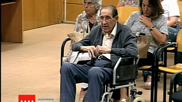 Médico espanhol enfrenta 11 anos de prisão no caso dos "bebés roubados" Médico espanhol enfrenta 11 anos de prisão no caso dos "bebés roubados"