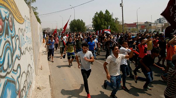ثظاهرات در شهر بصره عراق و کشته شدن معترضان ثظاهرات در شهر بصره عراق و کشته شدن معترضان
