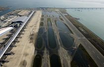 مطار غمرته مياه الإعصار 