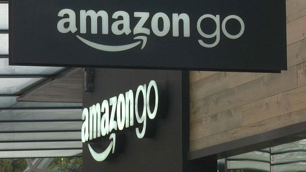 بعد آبل.. أمازون تتخطى قيمة التريليون دولار ومالكها يتصدر قائمة أثرياء العالم بعد آبل.. أمازون تتخطى قيمة التريليون دولار ومالكها يتصدر قائمة أثرياء العالم
