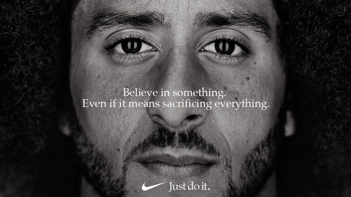 Campanha de Kaepernick criticada por Trump já está a render à Nike