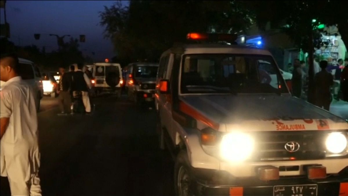 Le ambulanze sul luogo dell'attentato