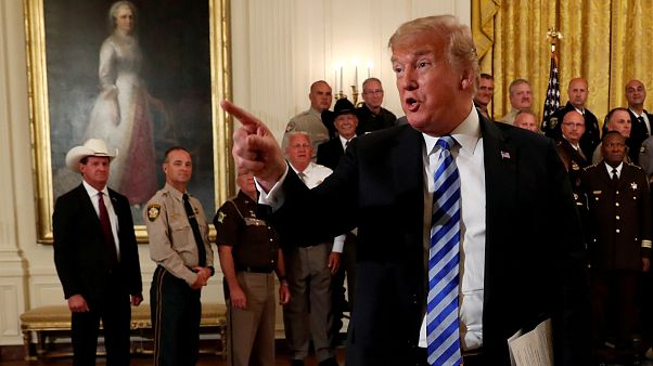 Trump'tan Çin'e 200 milyar dolarlık vergi talimatı Trump'tan Çin'e 200 milyar dolarlık vergi talimatı