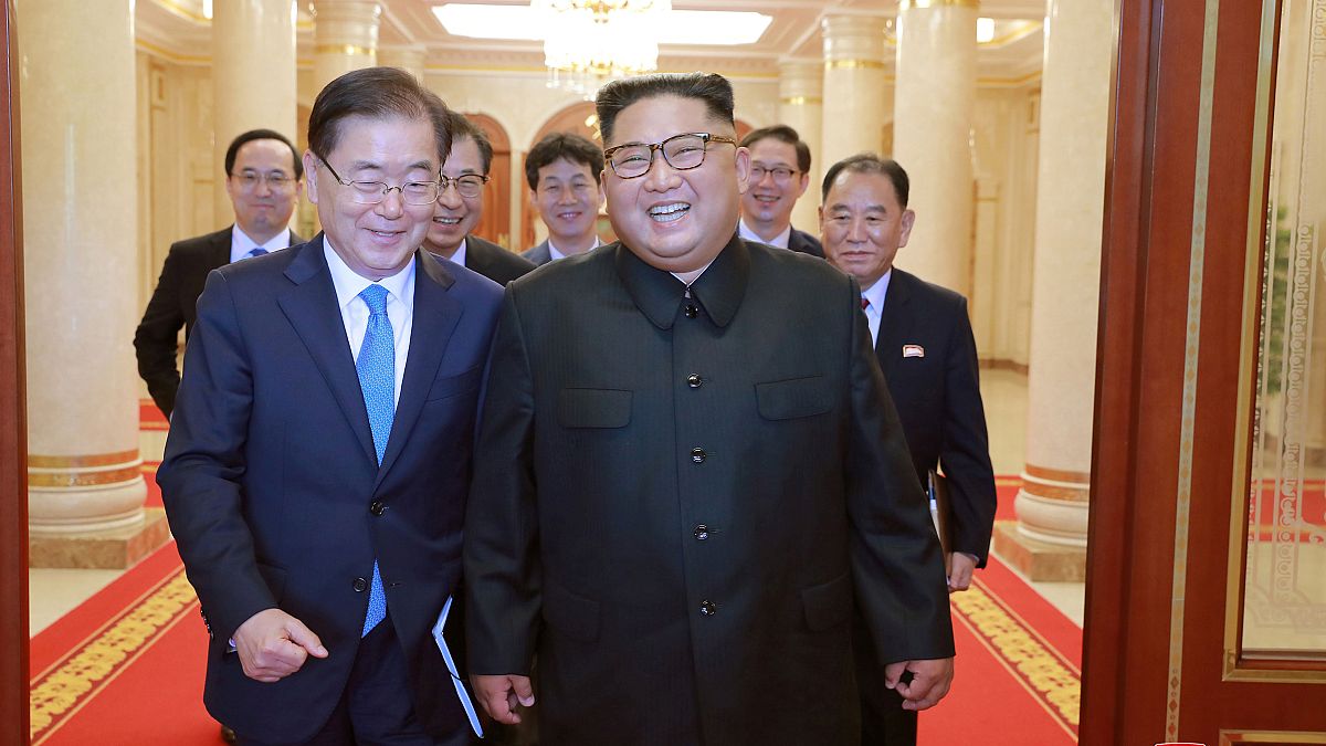 Coreias discutem nuclear em Pyongyang