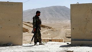 پلیس افغان هشت همکارش را کشت و جسدشان را آتش زد