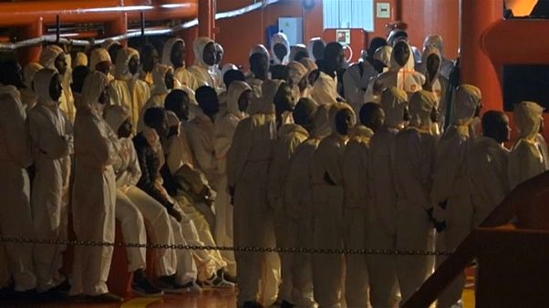 Cinco inmigrantes mueren ahogados cerca de la isla de Alborán Cinco inmigrantes mueren ahogados cerca de la isla de Alborán