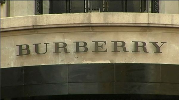 Burberry non distruggerà più i prodotti invenduti Burberry non distruggerà più i prodotti invenduti