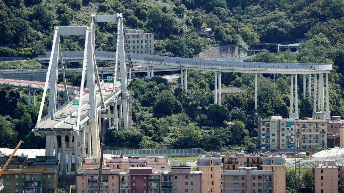Prosecutors put Autostrade chiefs under investigation over Genoa bridge collapse