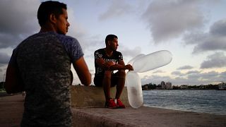 استفاده چند منظوره از کاندوم در کوبا