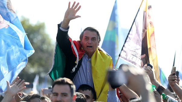 Brésil : le candidat d'extrême droite poignardé, la présidentielle remise en cause Brésil : le candidat d'extrême droite poignardé, la présidentielle remise en cause