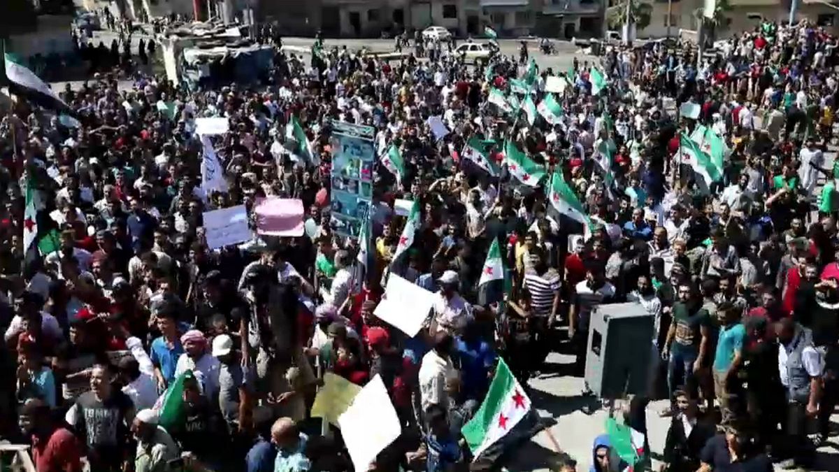 تظاهرکنندگان در شهر ادلب نشست سه جانبه تهران را محکوم کردند