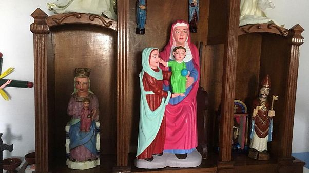 Maria schön bunt, Restaurierung misslungen Maria schön bunt, Restaurierung misslungen