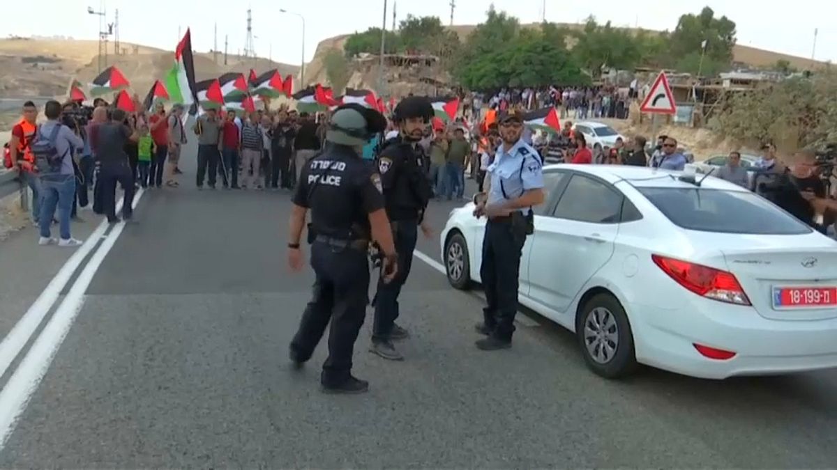 مقتل فلسطيني برصاص إسرئيلي خلال مسيرات العودة في غزة واستمرار الاحتجاجات ضد قرار هدم خان الأحمر