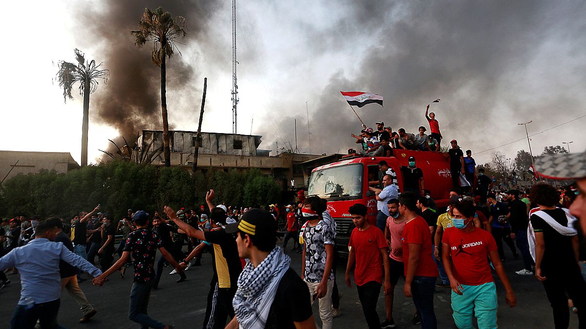 Proteste in Basra - Sondersitzung des Parlaments