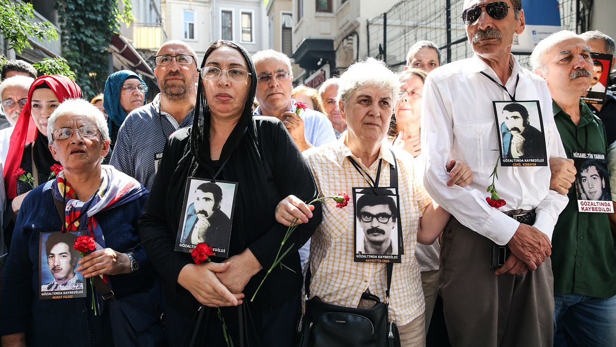 Taksim'de yollar Cumartesi Anneleri'ne kapatıldı