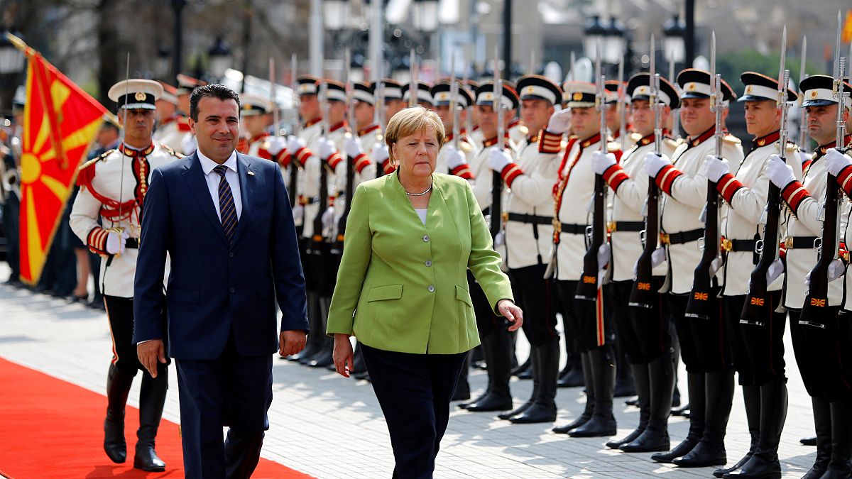 Angela Merkel a Skopje con il premier macedone Zoran Zaev