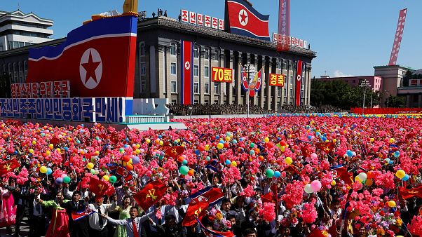 La Corée du Nord organise un défilé "modeste" pour son 70è anniversaire La Corée du Nord organise un défilé "modeste" pour son 70è anniversaire