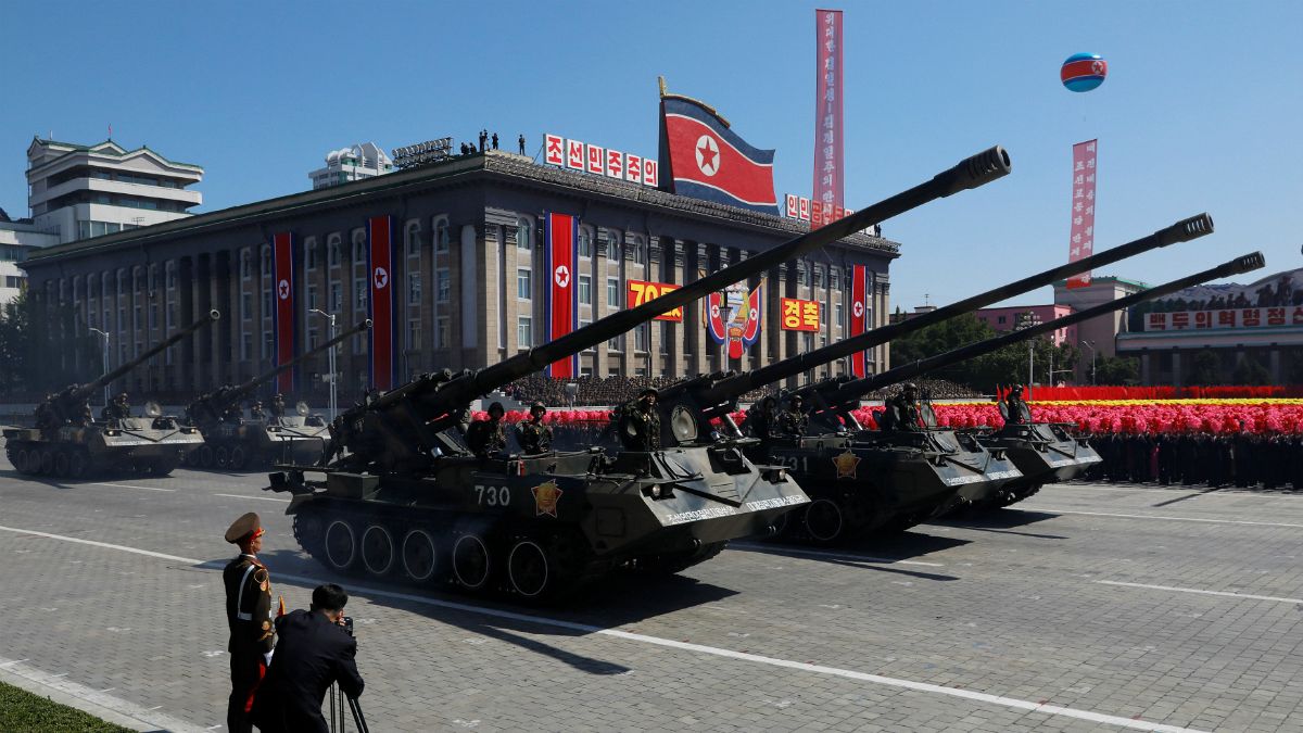 جشن ۷۰ سالگی کره شمالی؛ جای خالی موشکهای قاره‌پیما در رژه نظامی