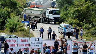 آلبانیایی تبارهای کوزوو مسیر رئیس جمهوری صربستان را سد کردند