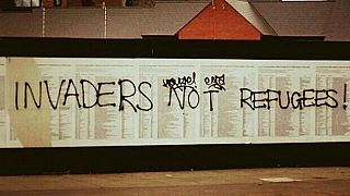 «متجاوزین و نه پناهندگان»؛ تخریب دیوار یادبود پناهجویان جانباخته در بریتانیا