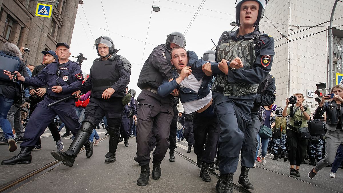 Μαζικές διαδηλώσεις στη Ρωσία