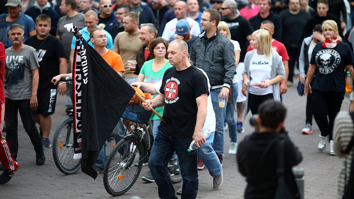 L'estrema destra in piazza dopo la morte del giovane, aggredito a Köthen