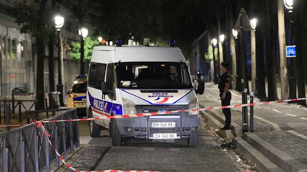 Attacco a Parigi: escluso il movente terroristico Attacco a Parigi: escluso il movente terroristico