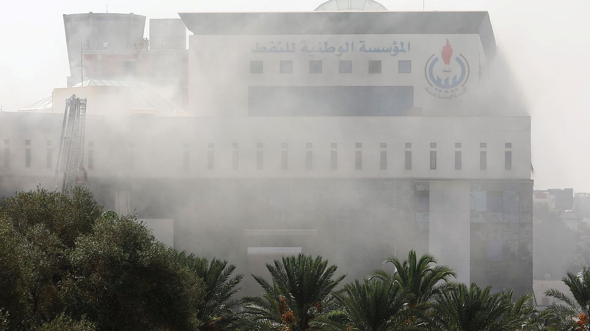  شلیک راکت به فرودگاه طرابلس؛ داعش حمله به شرکت نفت لیبی را پذیرفت 
