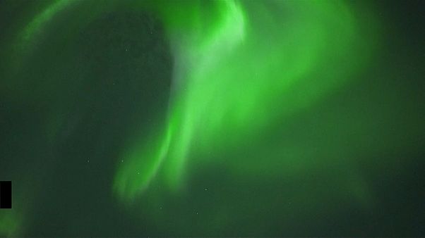 Finlandeses assistem ao espectáculo das luzes do norte Finlandeses assistem ao espectáculo das luzes do norte
