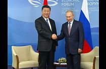 Путин и Си Цзиньпин вместе испекли блины и выпили водки