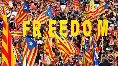 Katalanischer Nationalfeiertag: Massendemo in Barcelona