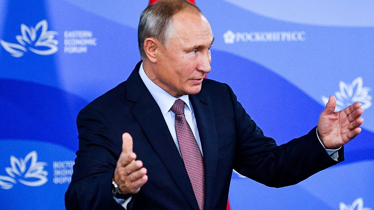 Путин: "России известны подозреваемые по делу Скрипалей"