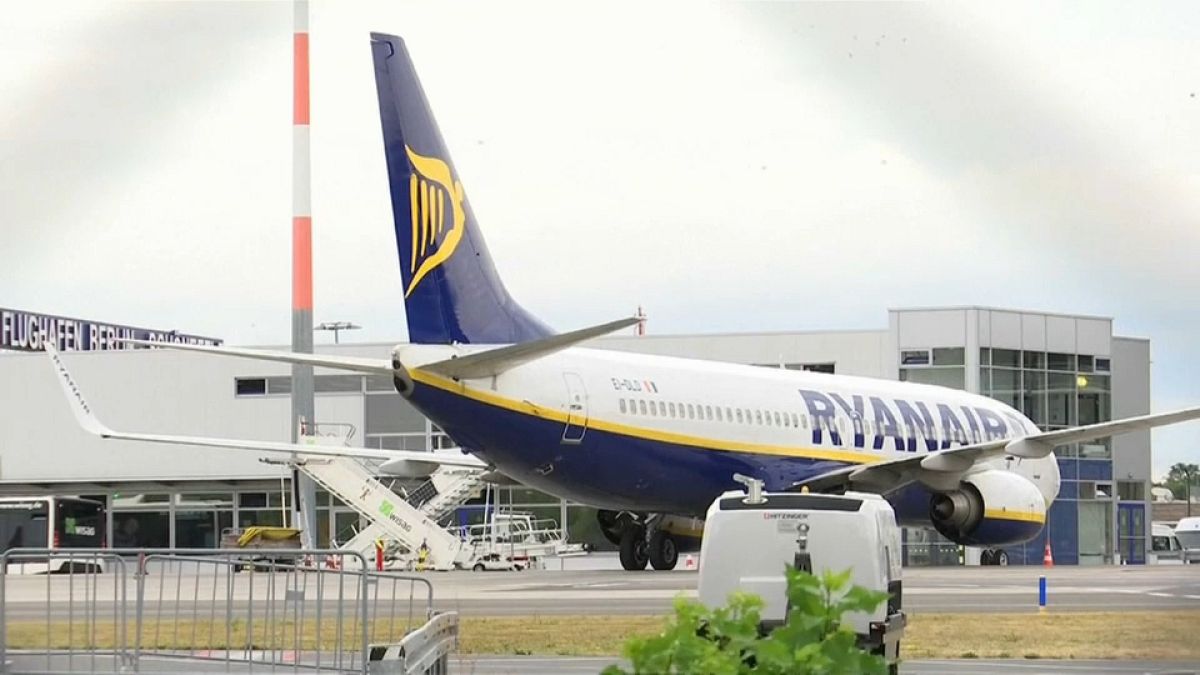 150 vuelos anulados por la huelga de pilotos y auxiliares de vuelo de Ryanair en Alemania 