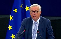 Juncker veut promouvoir l'euro pour défier le dollar