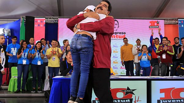 Maduro dice que los venezolanos emigran "llenos de dólares" Maduro dice que los venezolanos emigran "llenos de dólares"