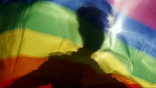 ألمانيا: مدرسة كاثوليكية ترفض توظيف مدرّس مثلي الجنس لأنه أراد الزواج ومظاهرات ضد القرار