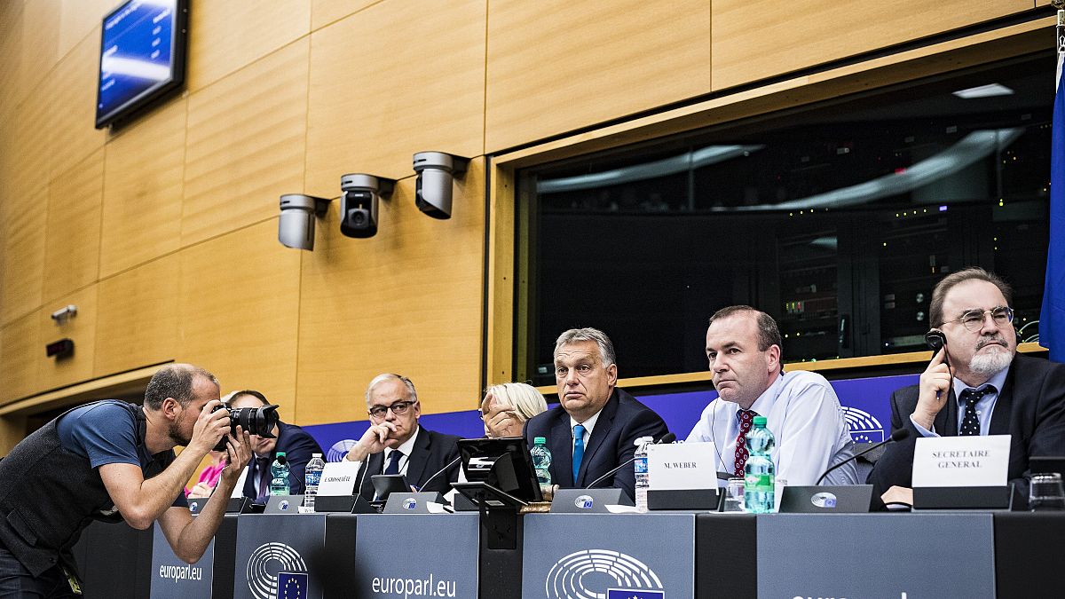Orbán VIktor és Manfred Weber az EPP keddi frakcióülésén