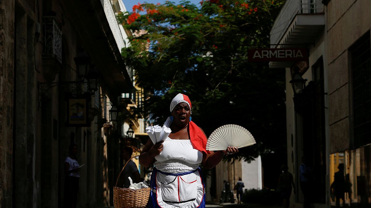 Pregões ressurgem nas ruas de Cuba